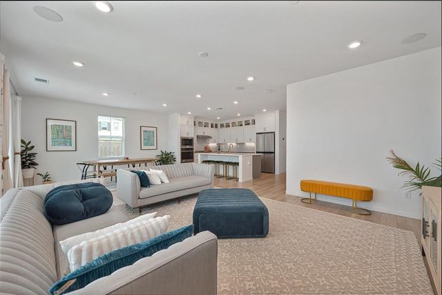 200 Akashi Ct, Lincoln, CA 95648
