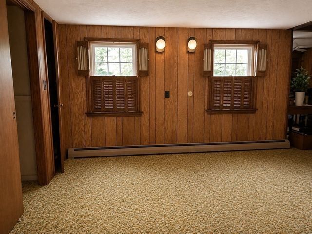 35 Maple St, Millbury, MA 01527