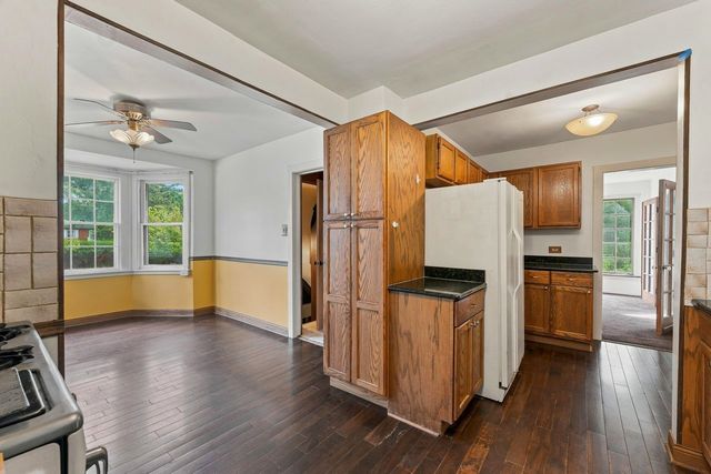 206 N Bonnie Brae Avenue, Elmhurst, IL 60126