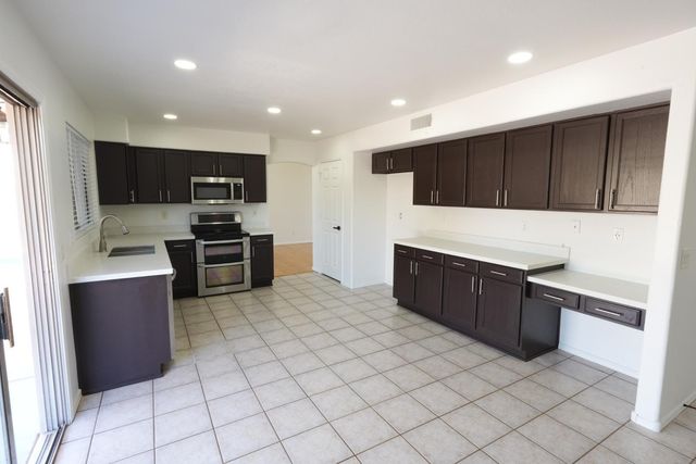 16182 N 157th Drive, Surprise, AZ 85374
