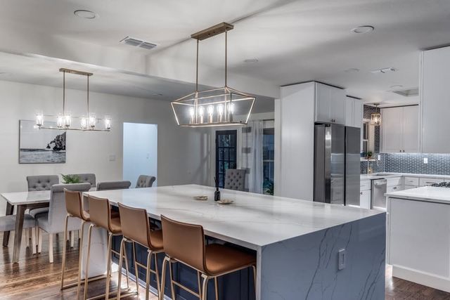 9026 Livenshire Drive, Dallas, TX 75238