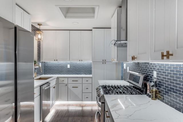 9026 Livenshire Drive, Dallas, TX 75238