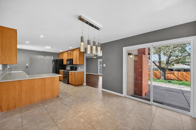 5117 Schuyler Dr, Carmichael, CA 95608