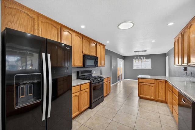 5117 Schuyler Dr, Carmichael, CA 95608