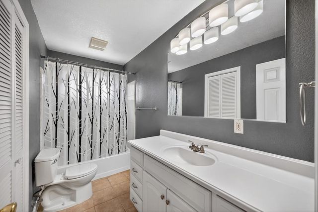 5117 Schuyler Dr, Carmichael, CA 95608