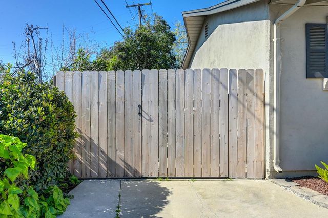 5117 Schuyler Dr, Carmichael, CA 95608