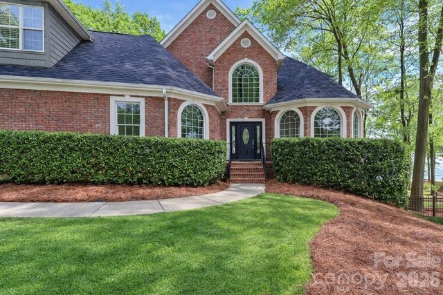 119 Shelter Cove Lane, Mooresville, NC 28117
