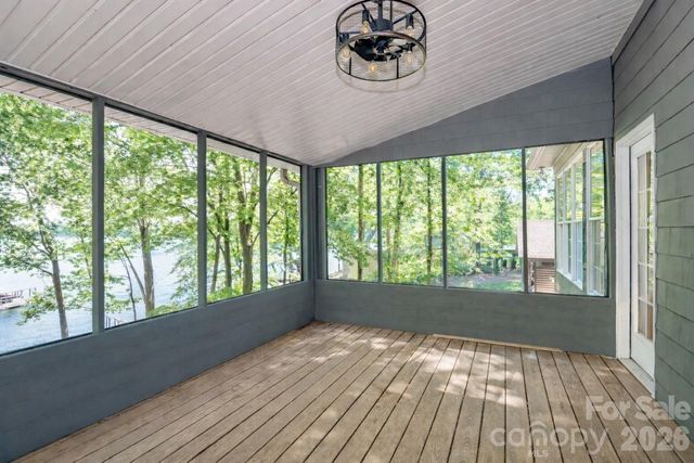 119 Shelter Cove Lane, Mooresville, NC 28117