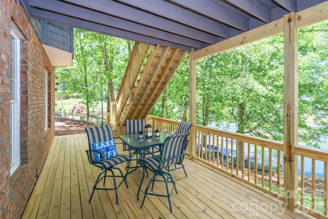 119 Shelter Cove Lane, Mooresville, NC 28117