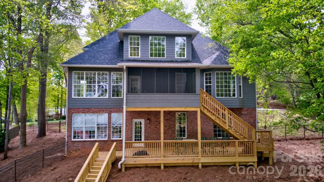 119 Shelter Cove Lane, Mooresville, NC 28117