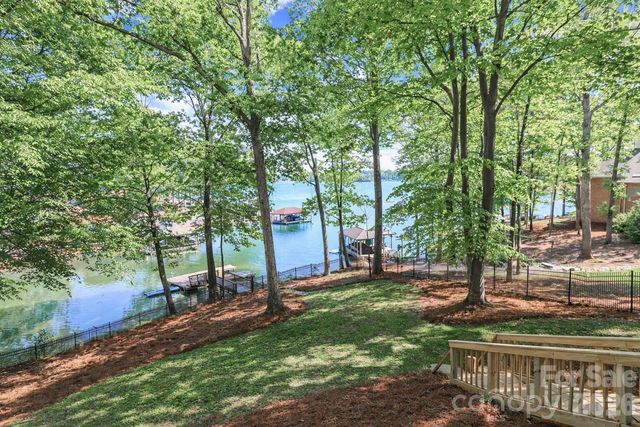 119 Shelter Cove Lane, Mooresville, NC 28117