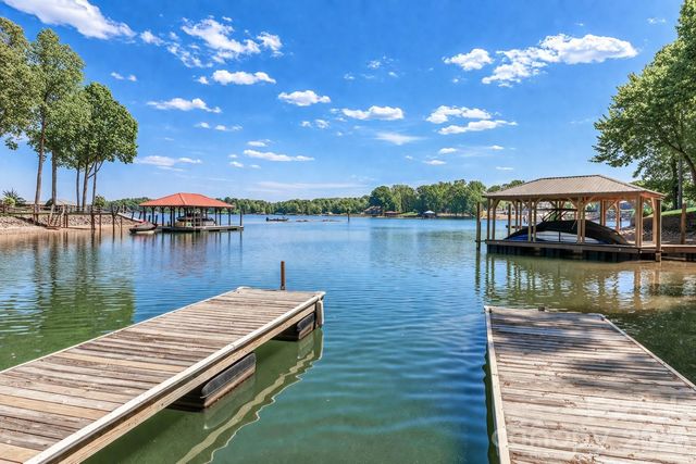 119 Shelter Cove Lane, Mooresville, NC 28117