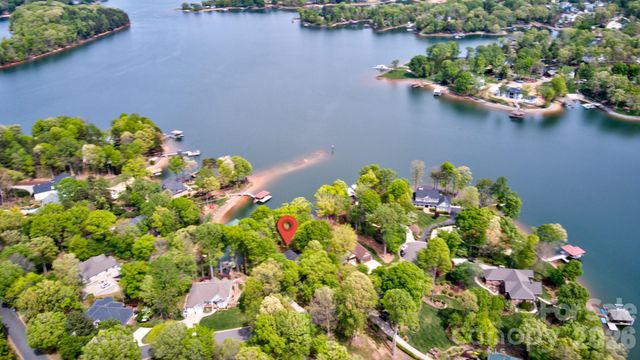119 Shelter Cove Lane, Mooresville, NC 28117