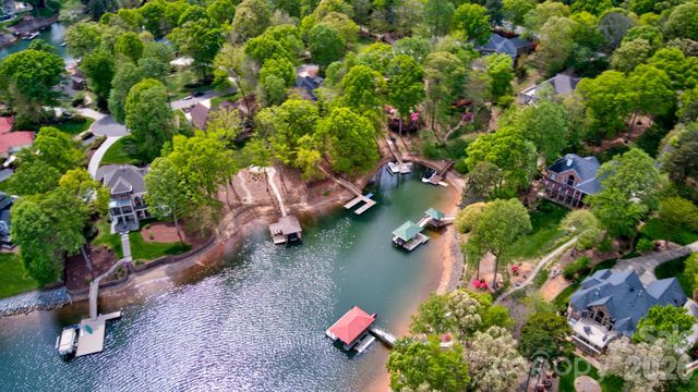 119 Shelter Cove Lane, Mooresville, NC 28117