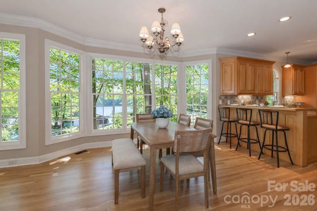 119 Shelter Cove Lane, Mooresville, NC 28117