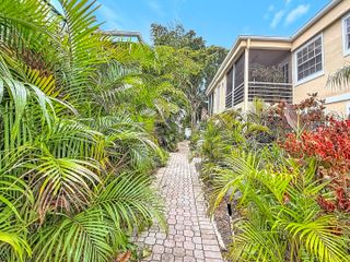 305 SE 11th Avenue D, Pompano Beach, FL 33060