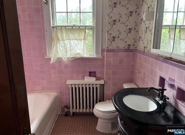 25 Monroe Street, Ridgewood, NJ 07450