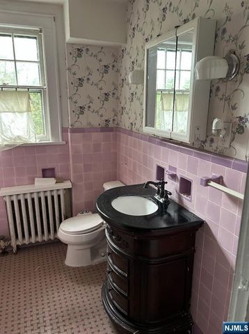 25 Monroe Street, Ridgewood, NJ 07450