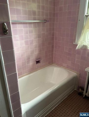 25 Monroe Street, Ridgewood, NJ 07450