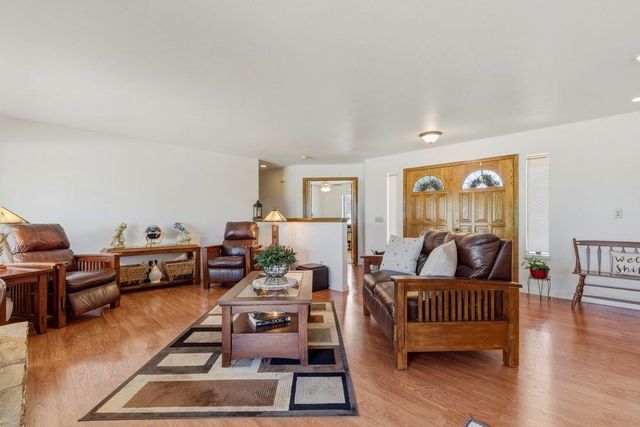 805 S Ridgemark Drive, Hollister, CA 95023