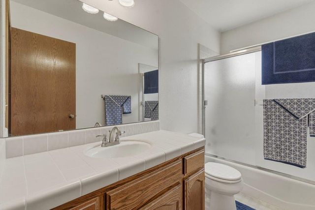 805 S Ridgemark Drive, Hollister, CA 95023