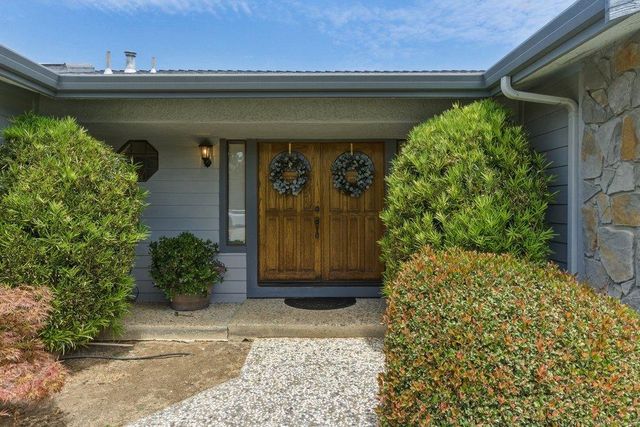 805 S Ridgemark Drive, Hollister, CA 95023