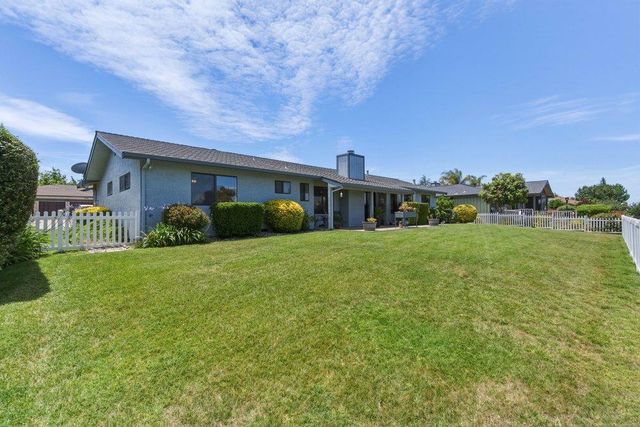 805 S Ridgemark Drive, Hollister, CA 95023