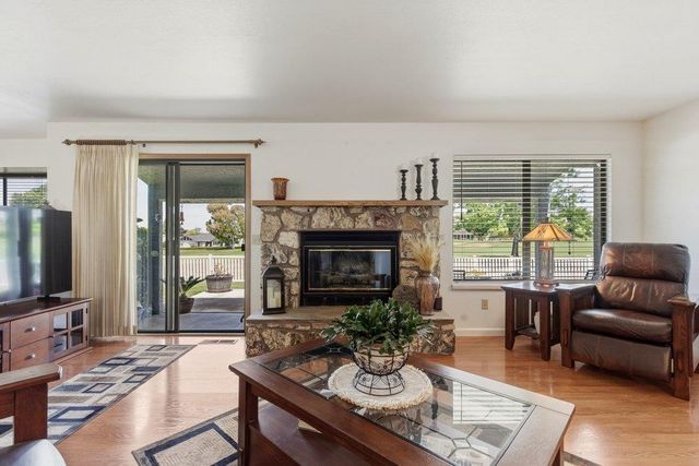 805 S Ridgemark Drive, Hollister, CA 95023