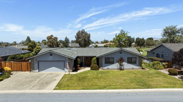 805 S Ridgemark Drive, Hollister, CA 95023