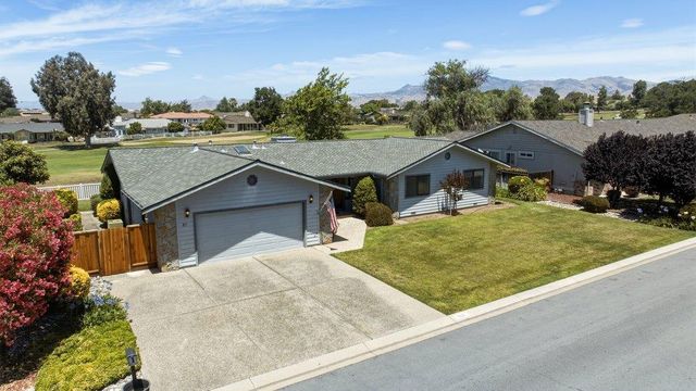 805 S Ridgemark Drive, Hollister, CA 95023