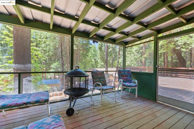 24318 Kalanu Pl, Mi Wuk Village, CA 95346