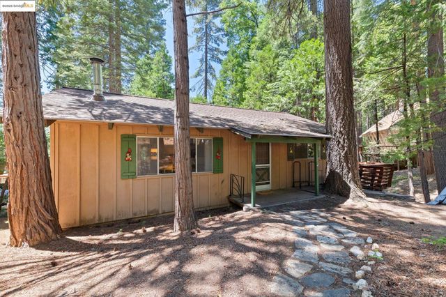 24318 Kalanu Pl, Mi Wuk Village, CA 95346