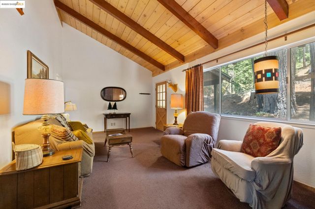 24318 Kalanu Pl, Mi Wuk Village, CA 95346