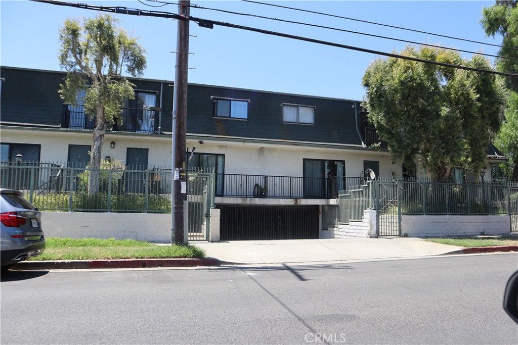 9047 Langdon 4, Los Angeles, CA 91343