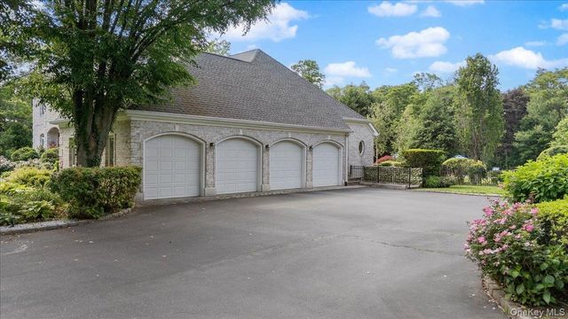 10 Overbrook Lane, Old Brookville, NY 11545