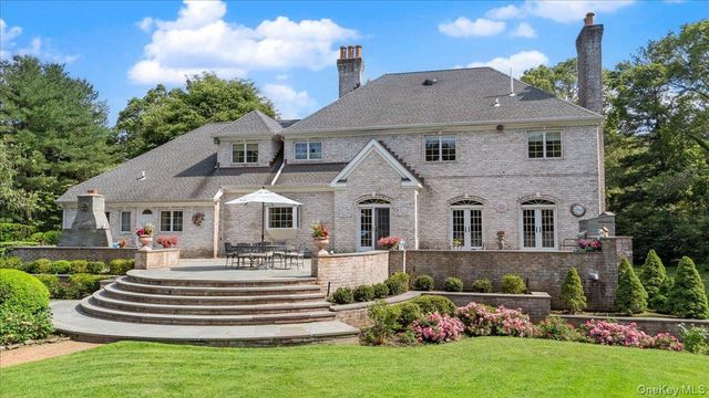 10 Overbrook Lane, Old Brookville, NY 11545