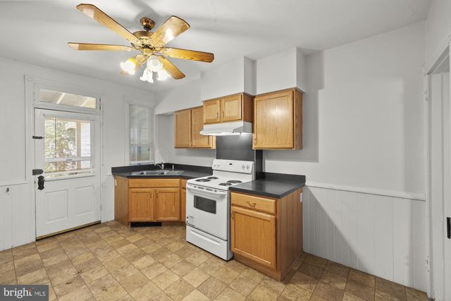 63 W LINCOLN AVE, Gettysburg, PA 17325