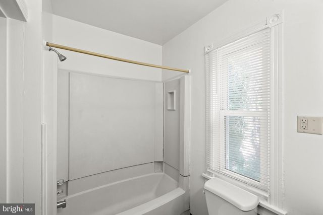 63 W LINCOLN AVE, Gettysburg, PA 17325