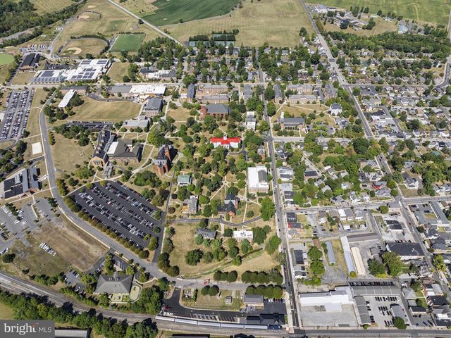 63 W LINCOLN AVE, Gettysburg, PA 17325