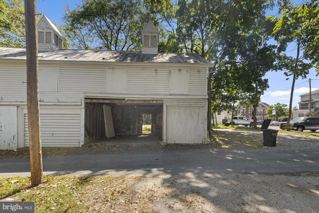 63 W LINCOLN AVE, Gettysburg, PA 17325