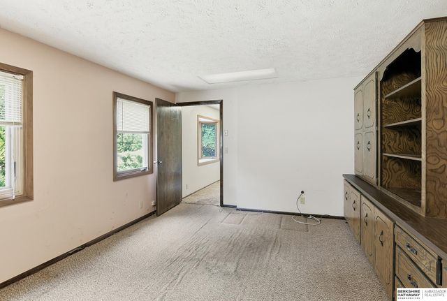 1218 S 164th Avenue, Omaha, NE 68130