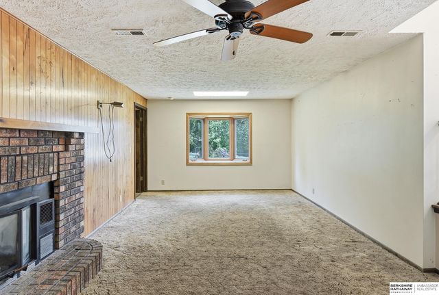 1218 S 164th Avenue, Omaha, NE 68130