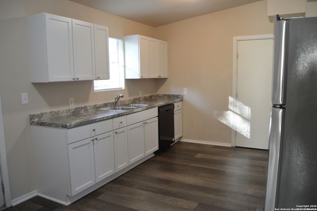 611 Benrus, San Antonio, TX 78228