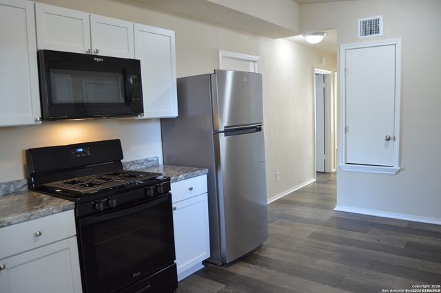 611 Benrus, San Antonio, TX 78228