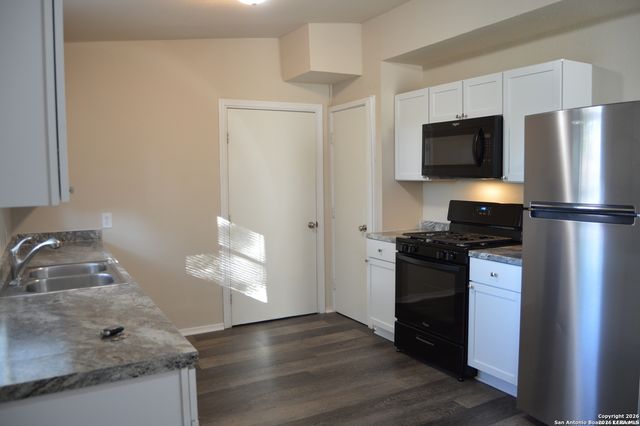 611 Benrus, San Antonio, TX 78228