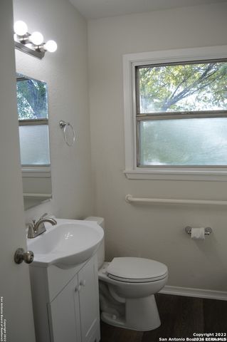 611 Benrus, San Antonio, TX 78228