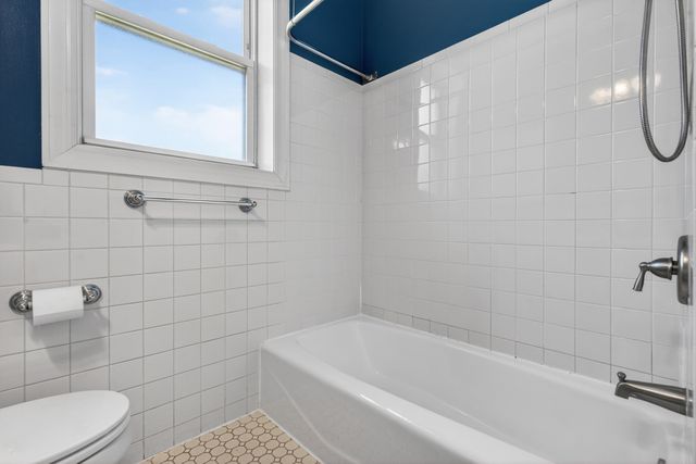 4308 W Waveland Avenue 2, Chicago, IL 60641