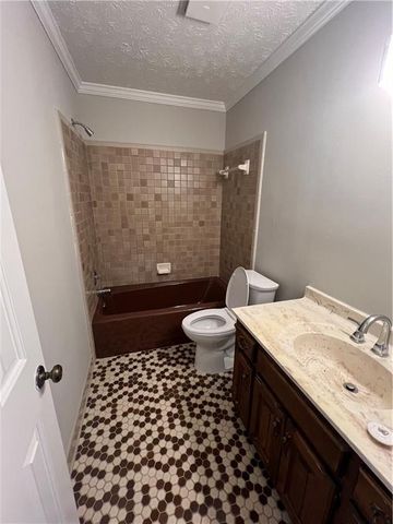 5033 Charlemagne SW Way, Lilburn, GA 30047