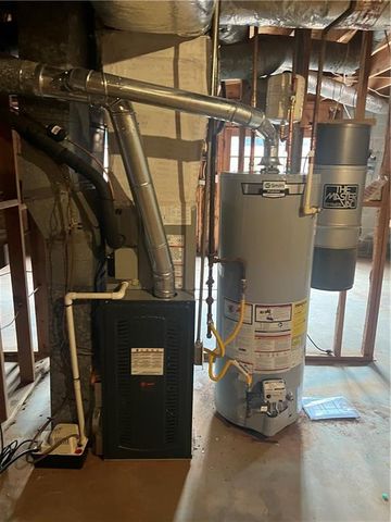 5033 Charlemagne SW Way, Lilburn, GA 30047