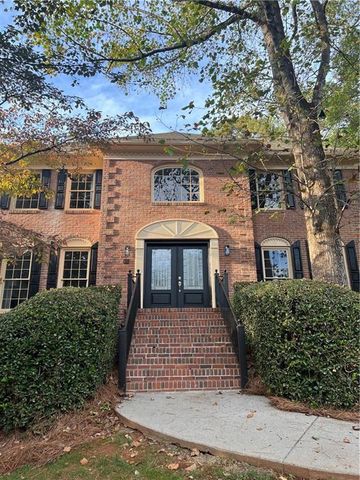 5033 Charlemagne SW Way, Lilburn, GA 30047